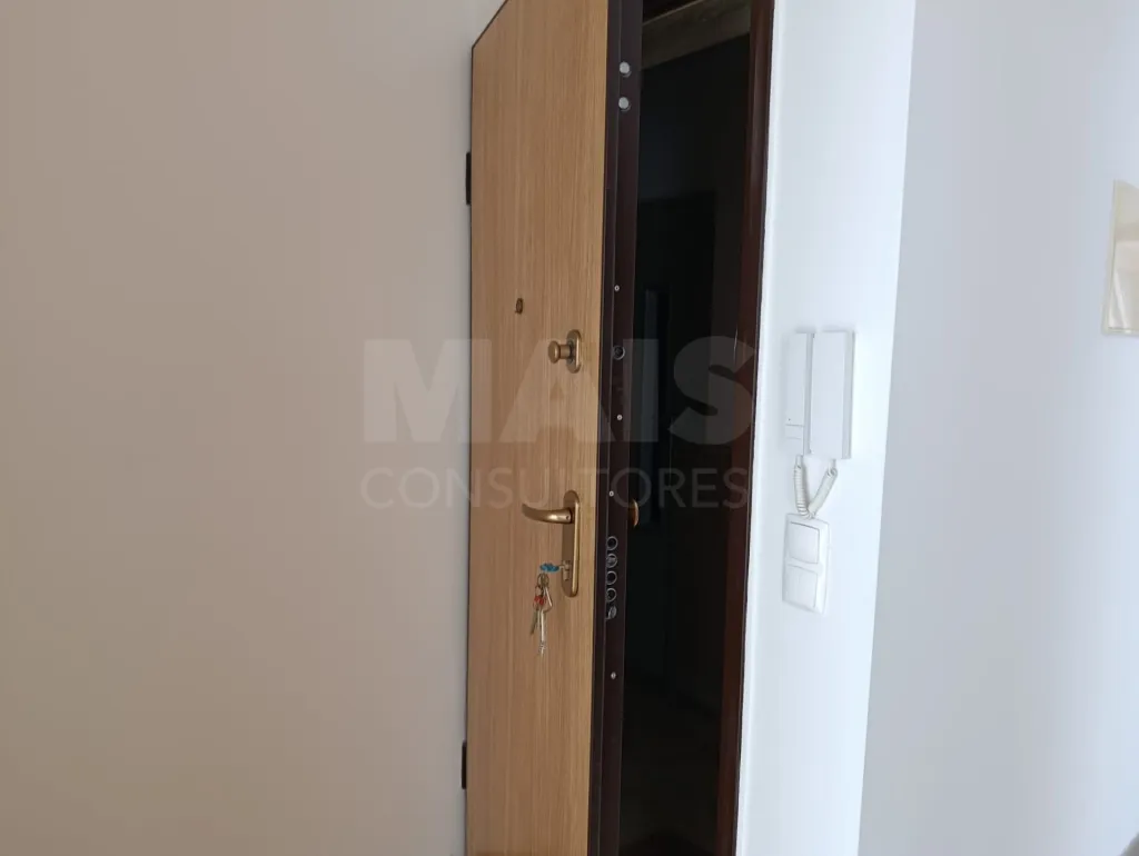 T2 em Carnide - Conforto, Luz e localização privilegiada.