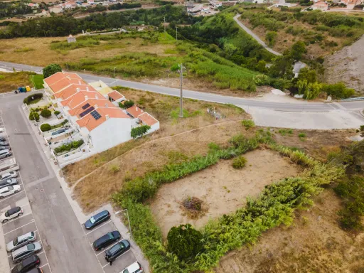 Terreno para construção em Atouguia da Baleia | Uma oportunidade para construir o seu próximo projeto!