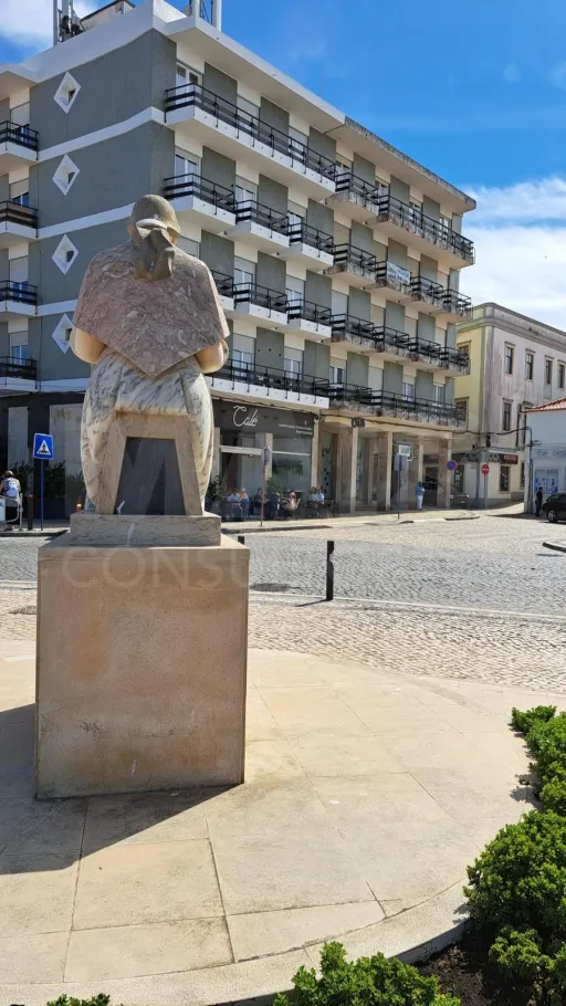 Prédio em Peniche | Investimento com rendimento e potencial de valorização