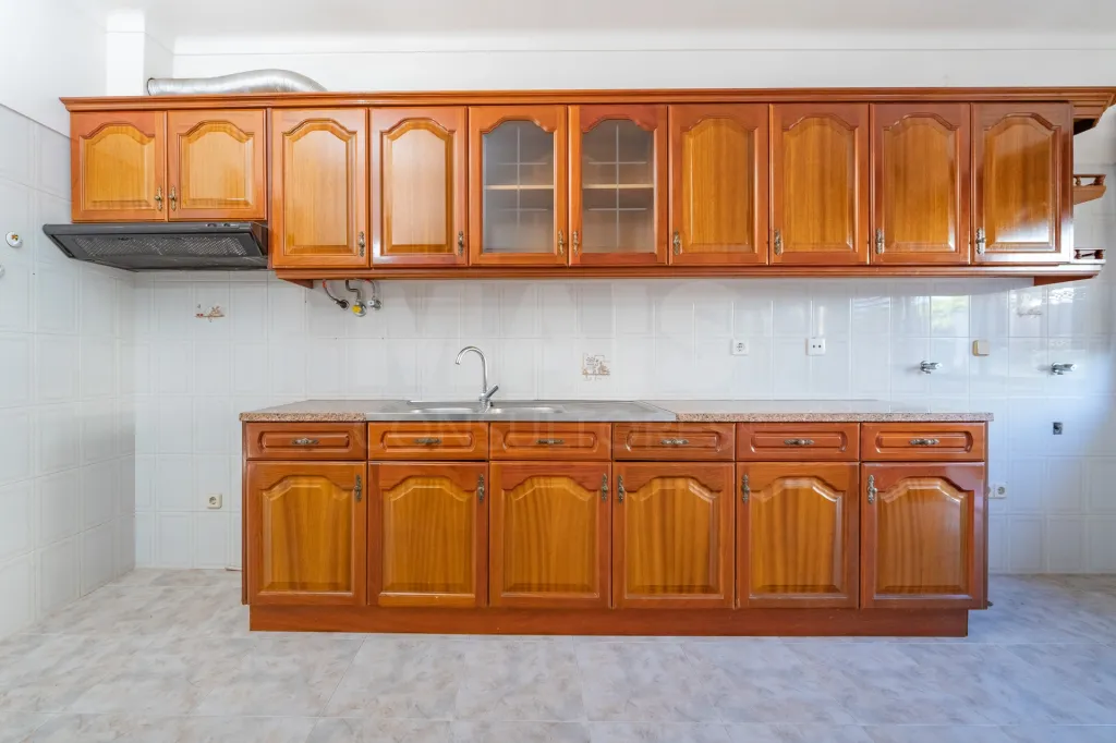 Oportunidade no Porto Alto, moradia T4+1 com 204m2 e logradouro.