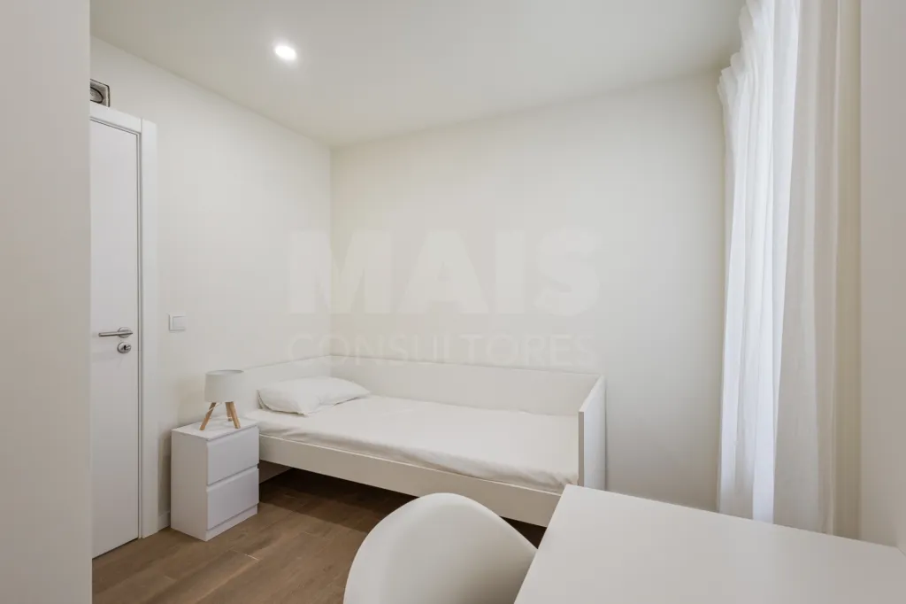 Moradia T3 Mobilada com logradouro