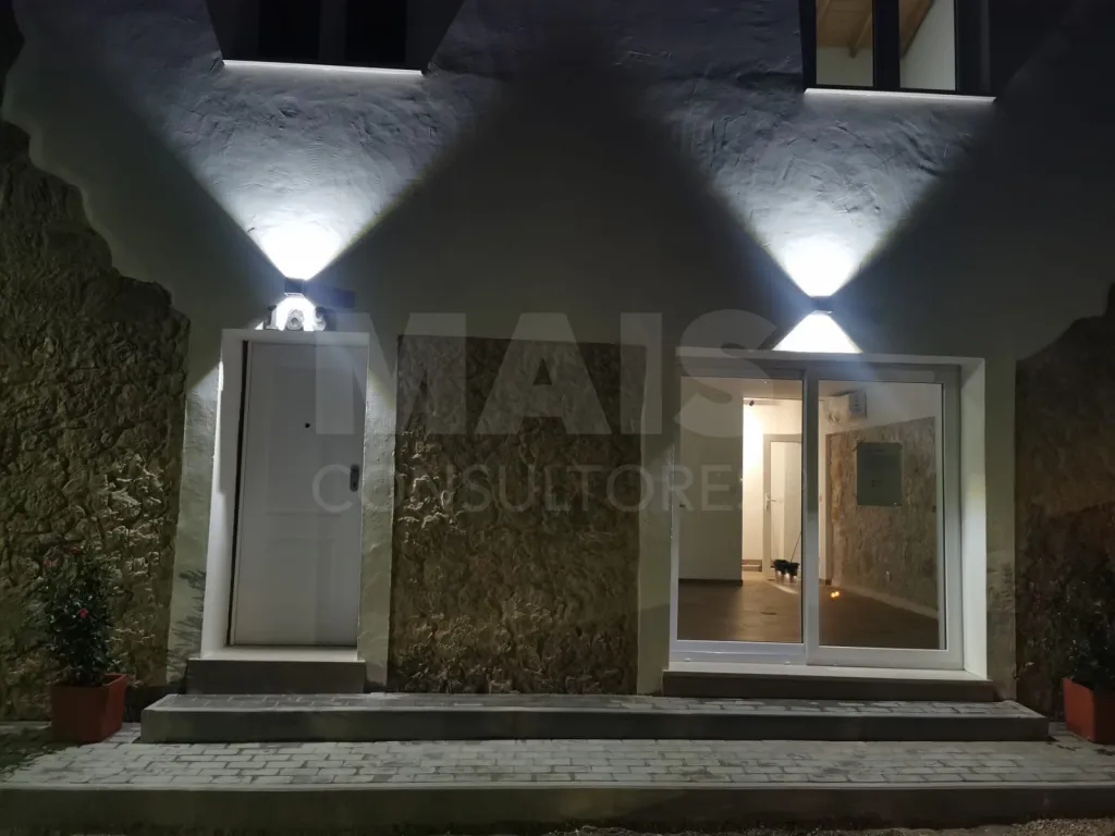 Moradia T2 + Anexo c/ T1, Logradouro e Piscina!