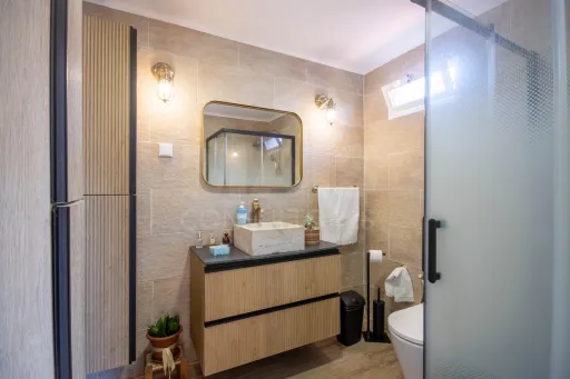 Moradia T2 + 1 com armazém de 138m²