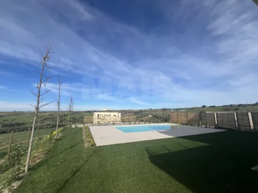 Apartamento T2 com terraço em condomínio privado perto da praia – Honeysands Residences, Areia Branca