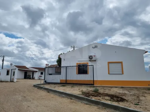 QUINTA, em  Casas Novas  - MOURISCAS -ABRANTES