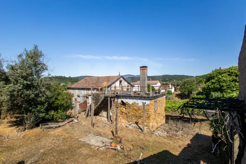 PROPRIEDADE DE CARÁTER NA N2 | 400 m² DE CONSTRUÇÃO, OLIVAL E POTENCIAL TURÍSTICO