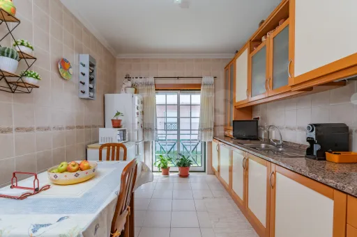 Viva com Espaço e Conforto T3 com Suíte e parqueamento em Samora Correia