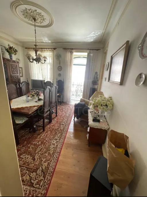 🏡Apartamento T4 para recuperação total em zona com charme histórico no coração de Lisboa!