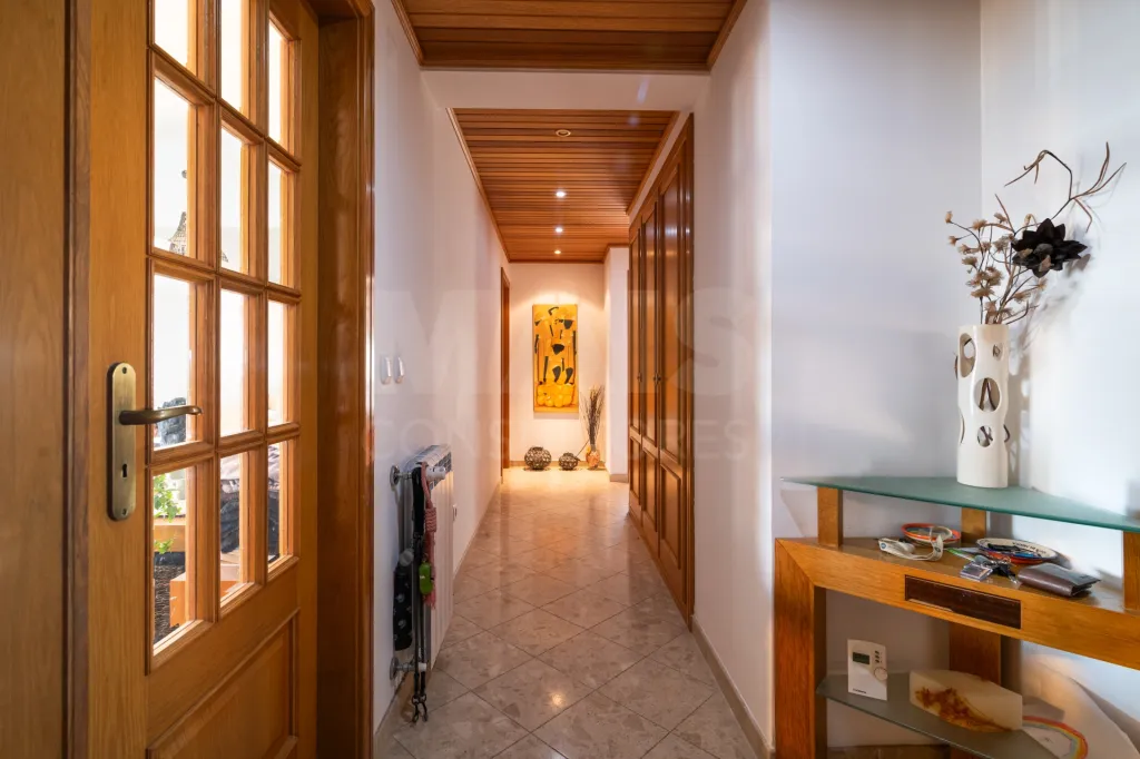 Apartamento T3 com Vista sobre o Rio Tejo