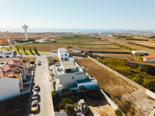 Moradia T3+1, Garagem, Espaço Exterior e Varanda Panorâmica e uma vista