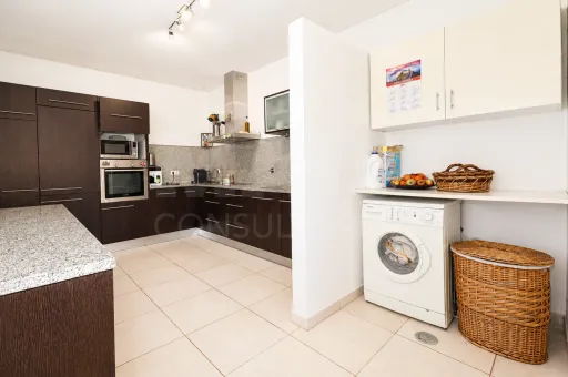 Magnifica moradia T3+2 localizada num condomínio privado, em Boliqueime.