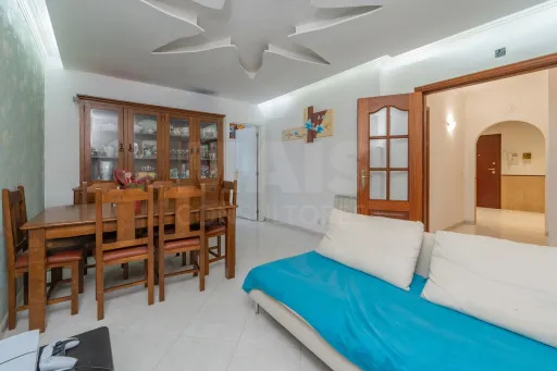 Apartamento T1 com parqueamento em Samora Correia