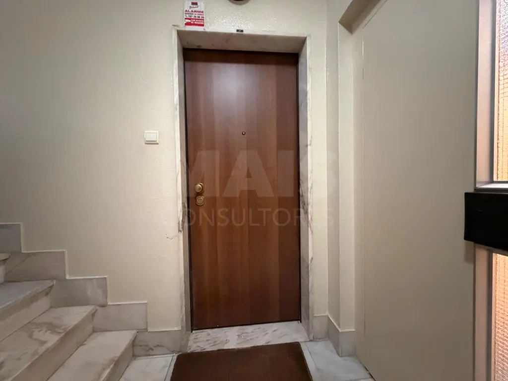 Apartamento T4 em Carnide