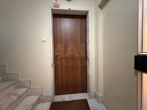 Apartamento T4 em Carnide