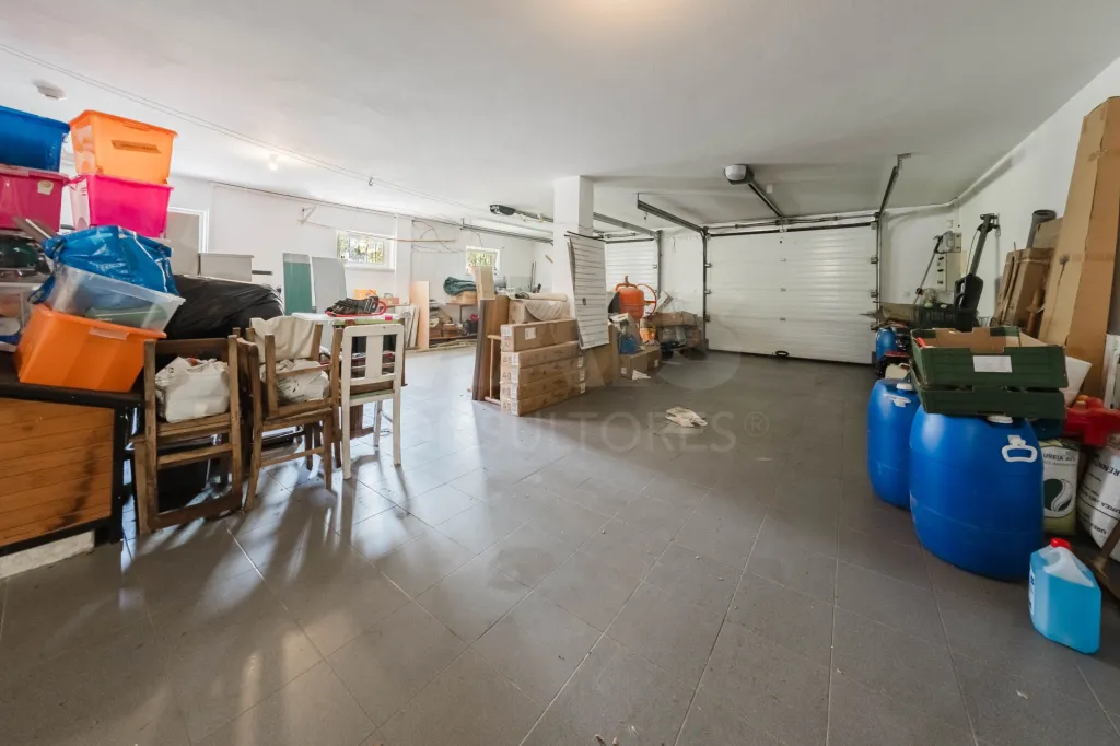Quinta T4 C/ Garagem e mais de 13.000 m² terreno em Carvalhal, Bombarral