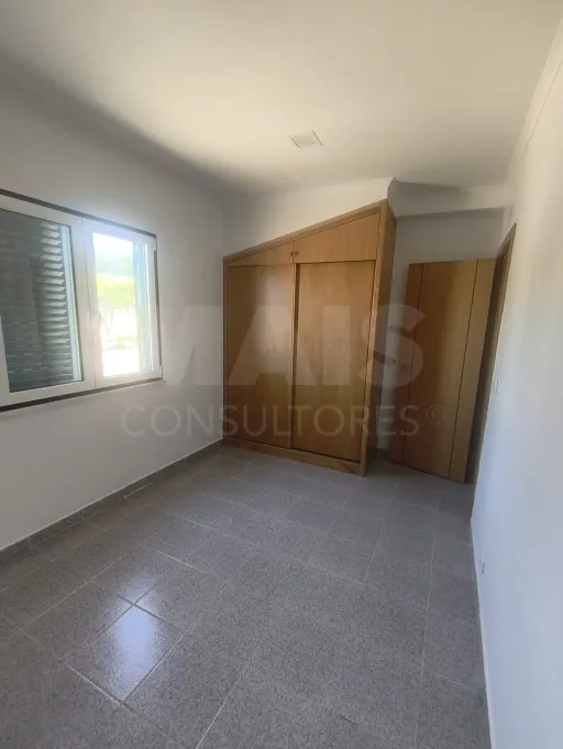 Propriedade com Piscina e Instalações Equestres – Um Refúgio Tranquilo com Potencial de Expansão
