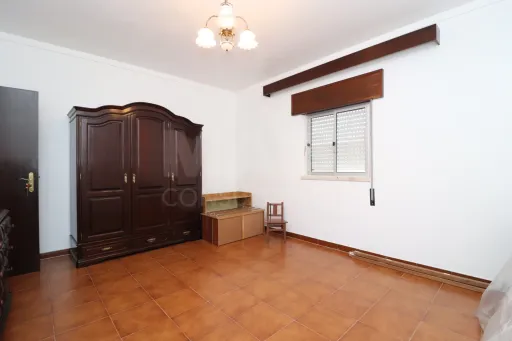 Farm with detached 3-bedroom house, set in a plot of land with 17890 m2 in Biscainho