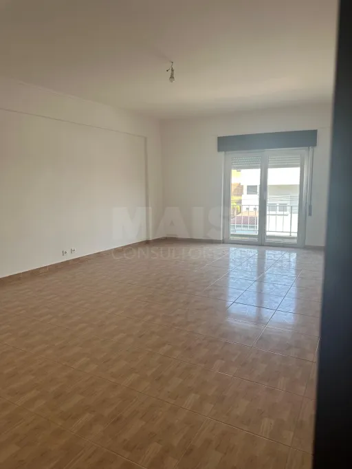 3 bedroom apartment in Porto with terrace