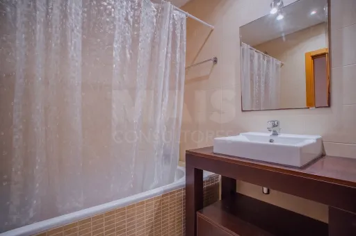 3-Bedroom Apartment in Quinta da Cutileira