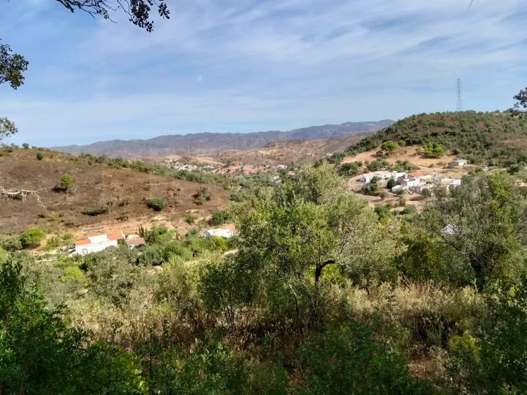 Magnifico terreno rústico no sítio do Laranjeiro em Santa Catarina Fonte do Bispo