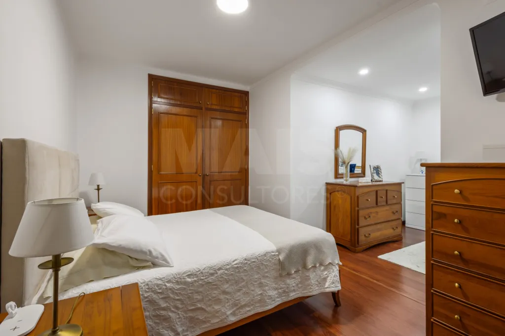 Apartamento T3 Duplex com Garagem em Peniche