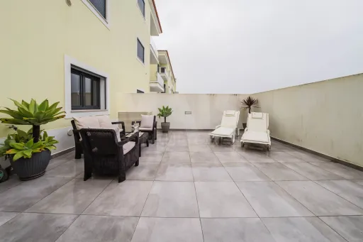 Apartamento recente com piscina e excelente exposição solar junto à praia do Baleal