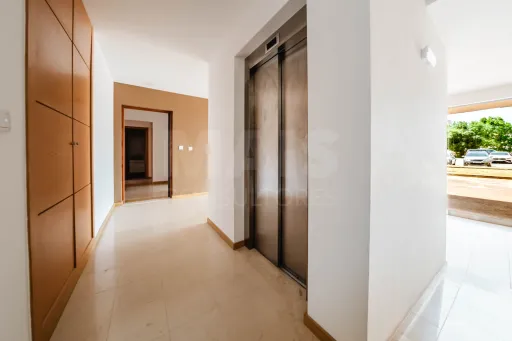 Apartamento T2 Semi-Novo | Terraço | Garagem | Bombarral