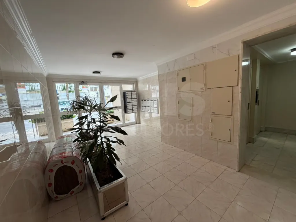 Apartamento T4 em Carnide