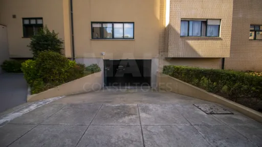Apartamento T2+1 com garagem