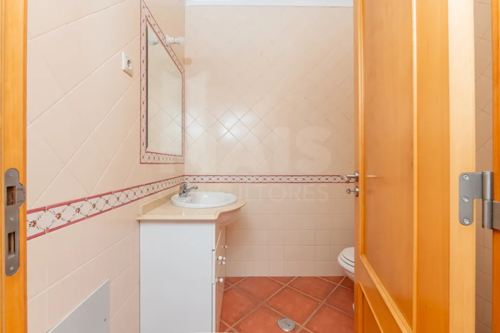 Apartamento T2 em Salvaterra de Magos com elevador, parqueamento e arrecadação