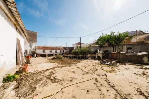 2 Moradias num terreno de 6117m2 | Carvalhal | Bombarral