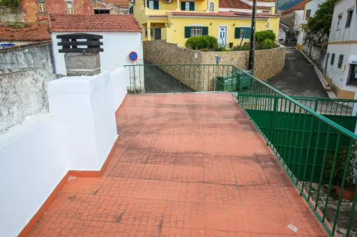🏡 Moradia T1 com Terraço e Pátio