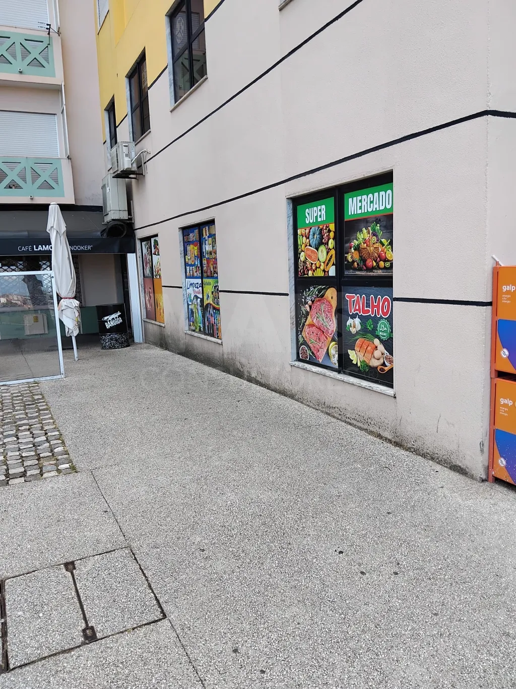 Trespasse de supermercado em Rio de Mouro