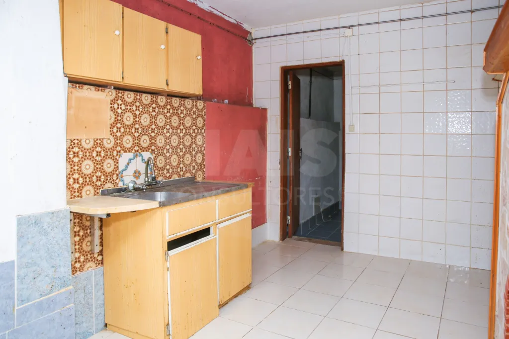 Moradia T1 para remodelar no Maxial | Torres Vedras 🏡