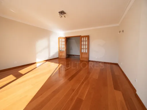 2-Bedroom + 1 Apartment in a Private Condominium | 167 m² | 2 Parking Spaces | Jardim do Torel