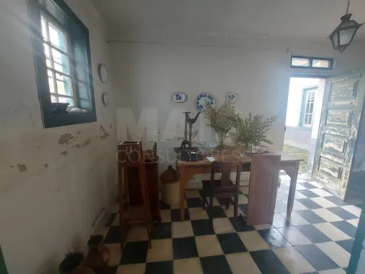 Casa Senhorial com Brazão em Coja- Arganil.