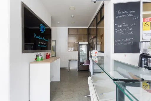 Trespasse de Espaço Comercial/ Pastelaria em Peniche