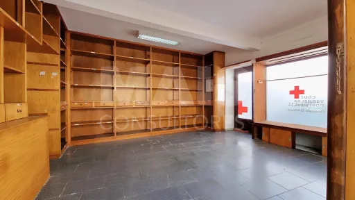 Prédio no Centro Histórico de Peniche com Elevado Potencial de Investimento e Rentabilidade