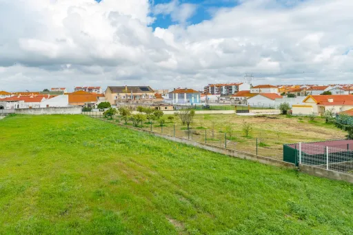 Apartamento T3 com 4 Varandas, Excelentes Áreas e Conforto Total – Praceta Tranquila, no Porto Alto em Samora Correia