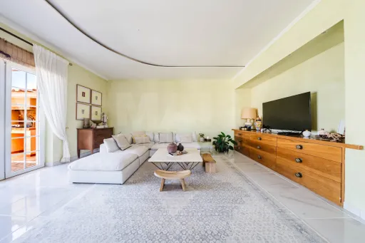 Moradia T5 em Lourinhã com Vista Mar, Piscina Aquecida e Jardim