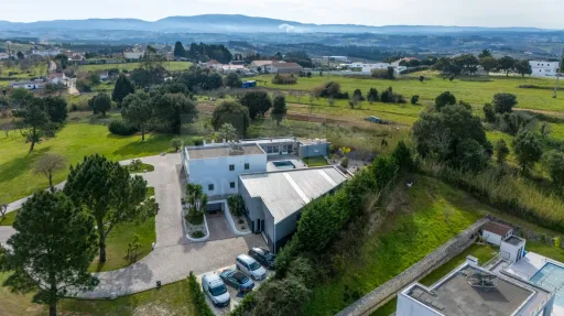 Moradia T4 de luxo no Barrocalvo, Carvalhal, Bombarral