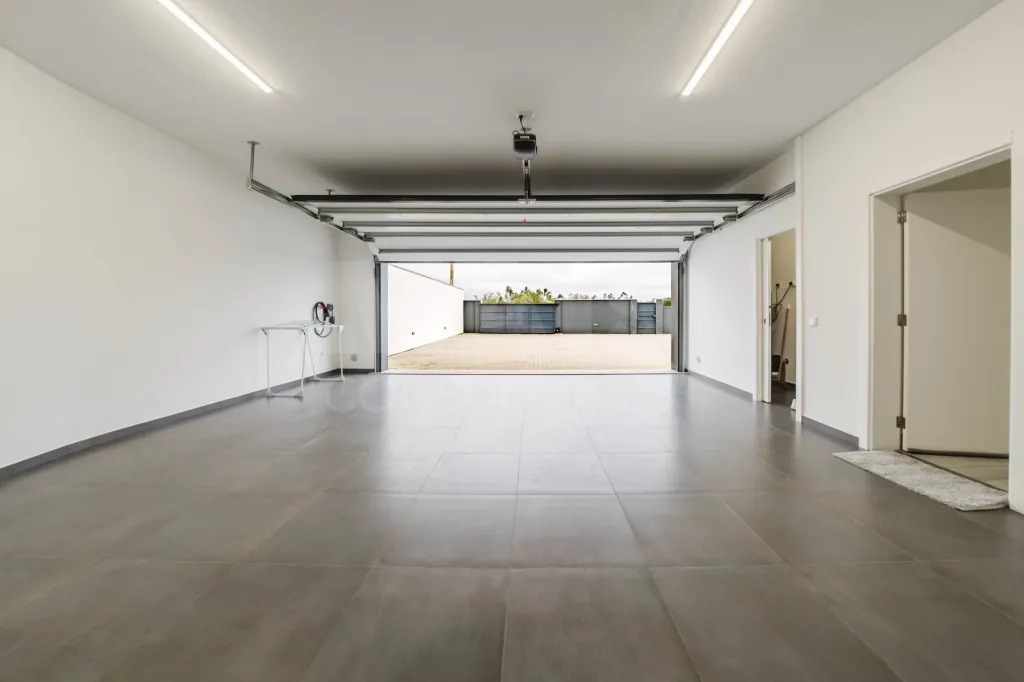 Moradia T3 Térrea Moderna em terreno c/ 2.610m2