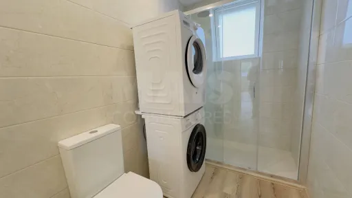 Apartamento T4 Totalmente Remodelado | Centro da Lourinhã | Espaço, Elegância e Conforto