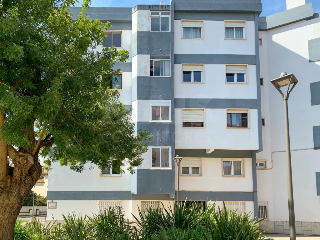 Apartamento T3 Remodelado no Centro de Oeiras | Elevador | 105 m² | Excelente Oportunidade