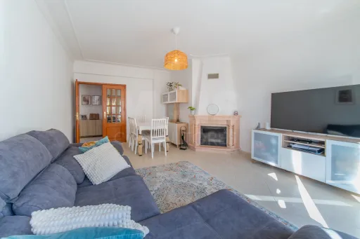 3-Bedroom Apartment in Arruda Dos Vinhos