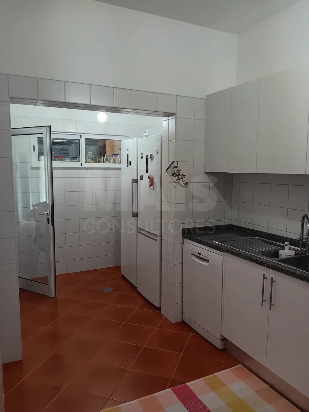 Moradia V2+1 isolada, em Sítio das Lombas