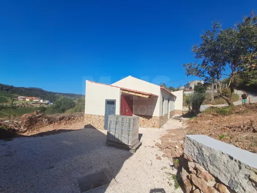 Moradia T1+1 Remodeladas a 10 minutos da cidade
