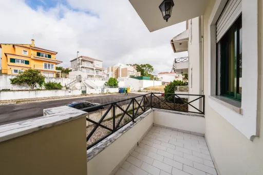 Apartamento T3 na Encosta do Sol — Espaço, Conforto e Excelente Exposição Solar