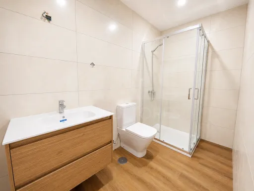 Apartamento T3 luminoso com amplo terraço e garagem e escelente. localizacao