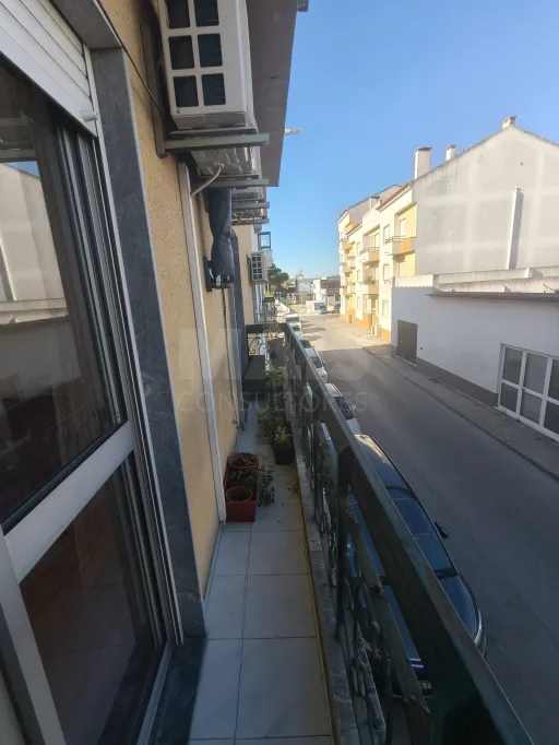 2-Bedroom Apartment in Almeirim